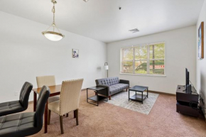 Chic Modern 1BR Apartment in Oak Hill by Stay Gia